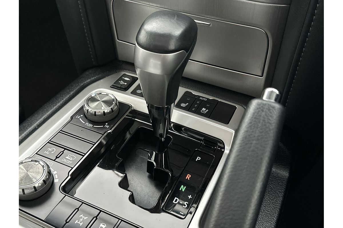 2019 Toyota Landcruiser Sahara VDJ200R