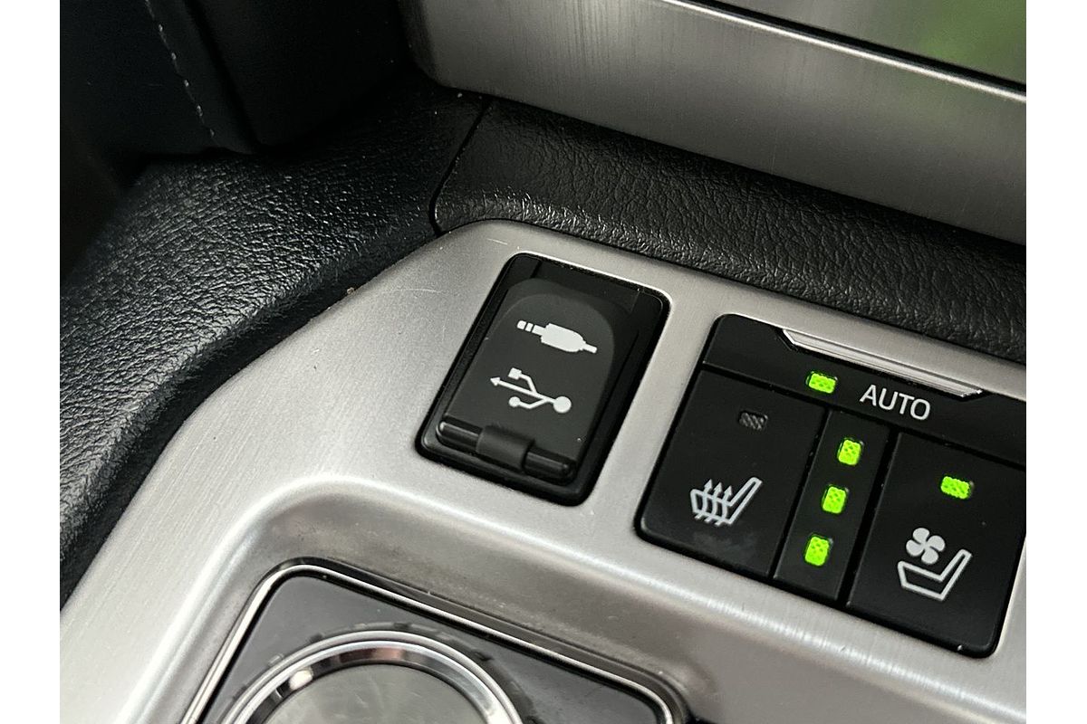 2019 Toyota Landcruiser Sahara VDJ200R