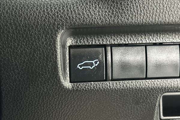 2019 Toyota RAV4 Edge AXAA54R