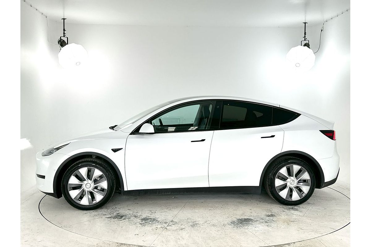 2022 Tesla Model Y Rear-Wheel Drive