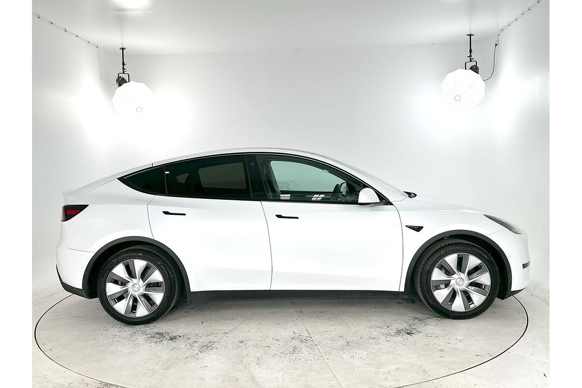 2022 Tesla Model Y Rear-Wheel Drive