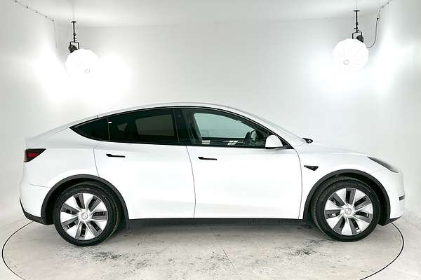 2022 Tesla Model Y Rear-Wheel Drive