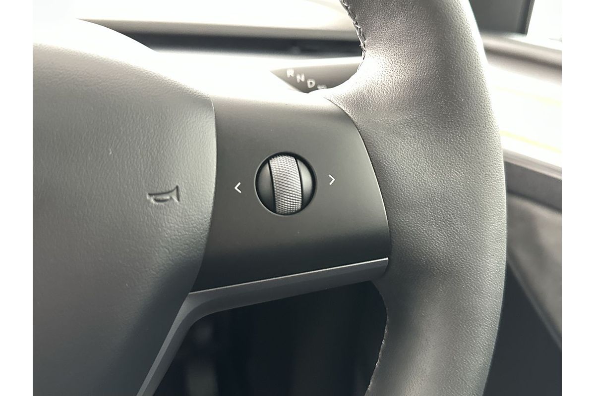 2022 Tesla Model Y Rear-Wheel Drive