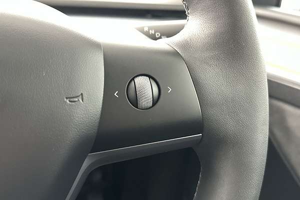 2022 Tesla Model Y Rear-Wheel Drive