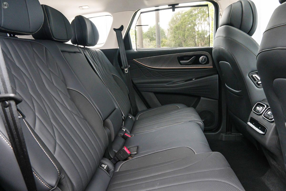 2025 Jaecoo J8 Track