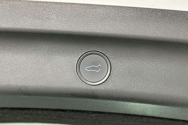 2022 Tesla Model Y Rear-Wheel Drive