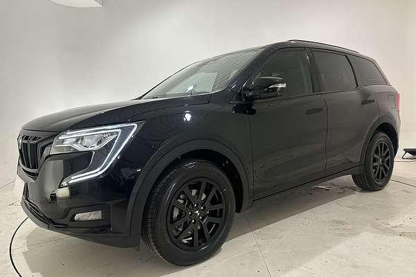 2024 Mahindra XUV700 AX7