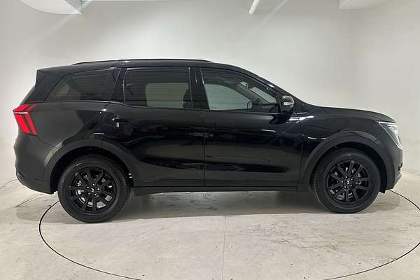 2024 Mahindra XUV700 AX7