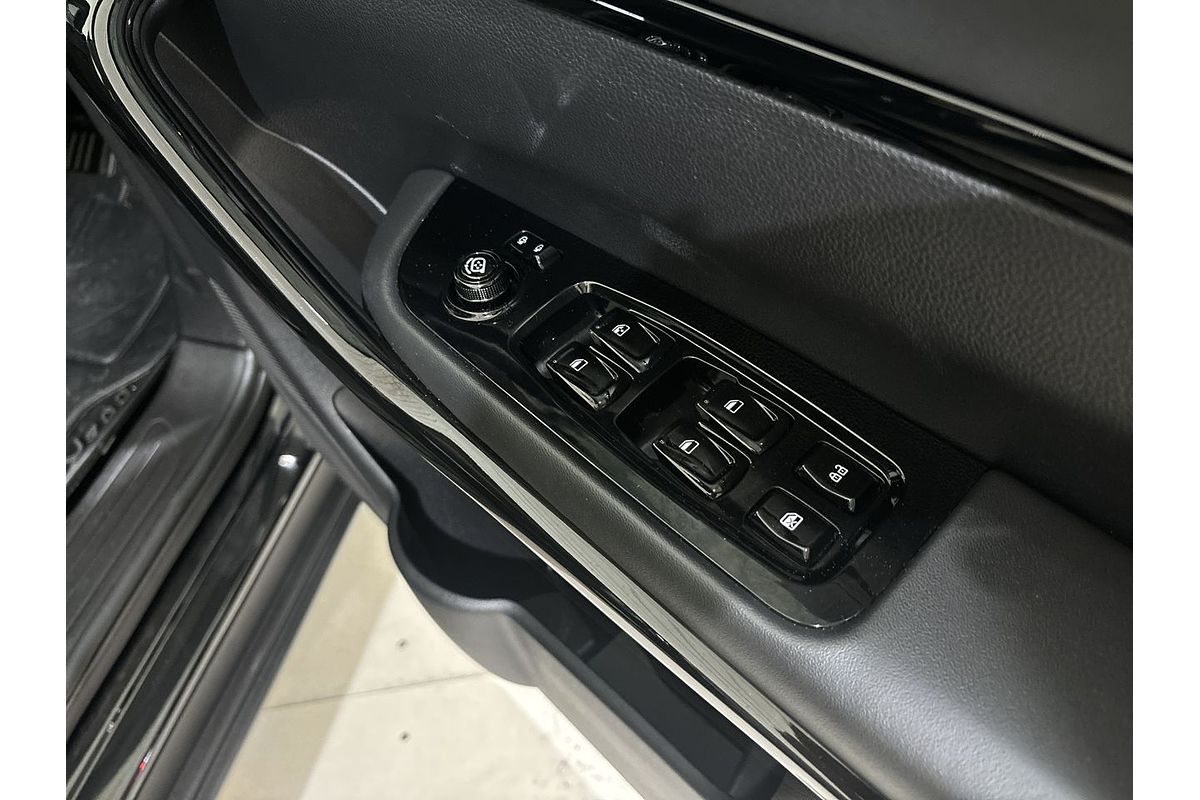 2024 Mahindra XUV700 AX7