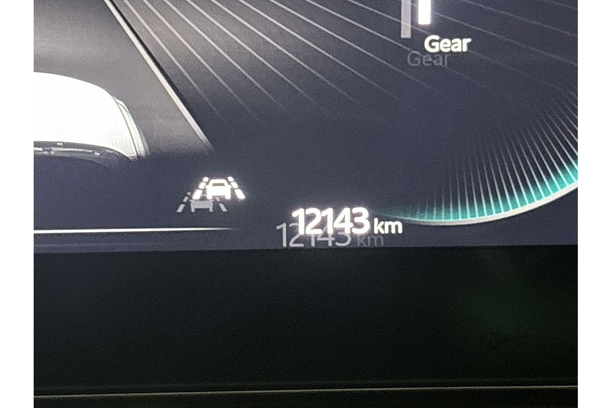 2024 Mahindra XUV700 AX7