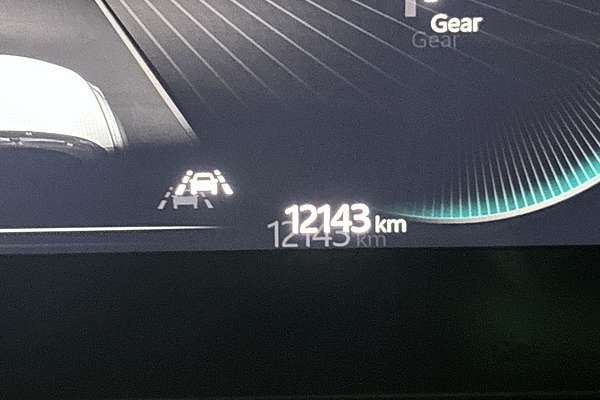 2024 Mahindra XUV700 AX7