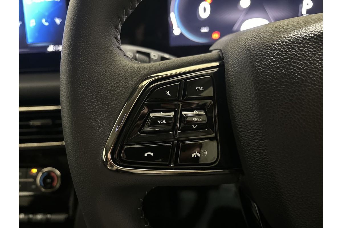 2024 Mahindra XUV700 AX7