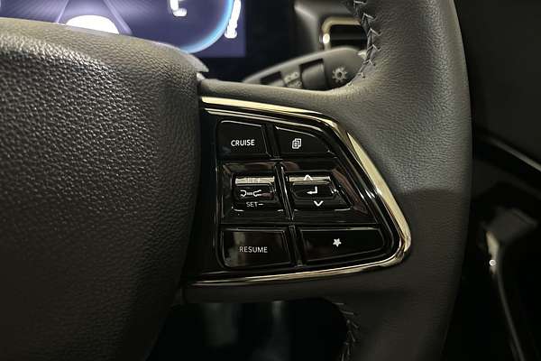 2024 Mahindra XUV700 AX7