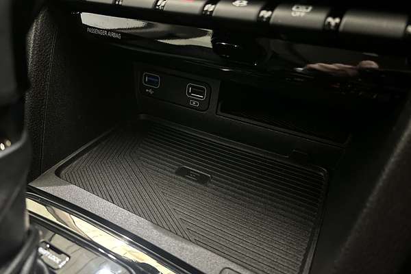 2024 Mahindra XUV700 AX7