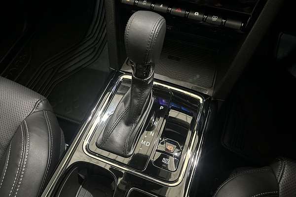 2024 Mahindra XUV700 AX7