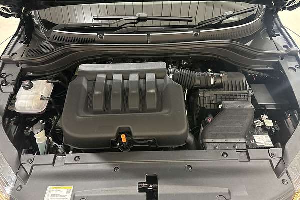 2024 Mahindra XUV700 AX7