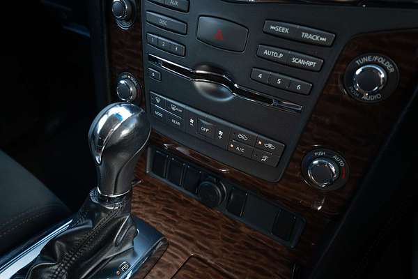 2013 Nissan Patrol ST-L Y62