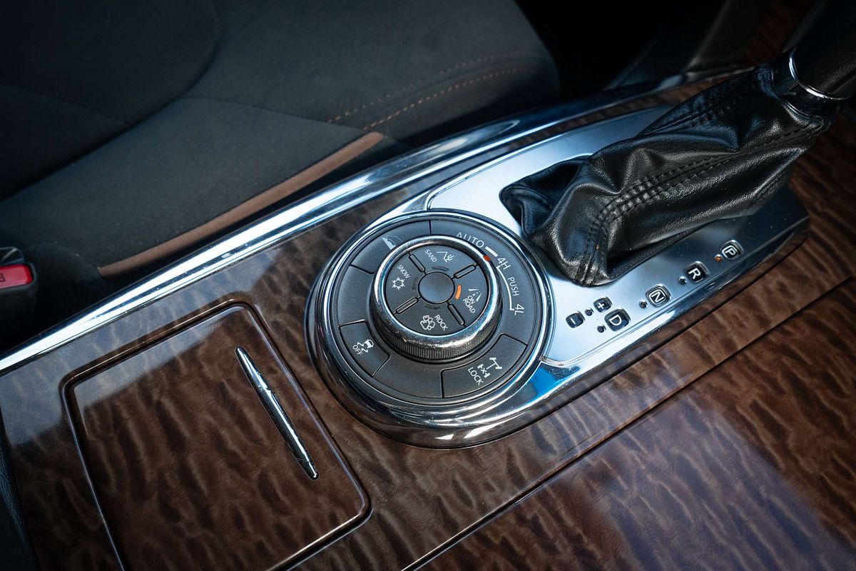 2013 Nissan Patrol ST-L Y62