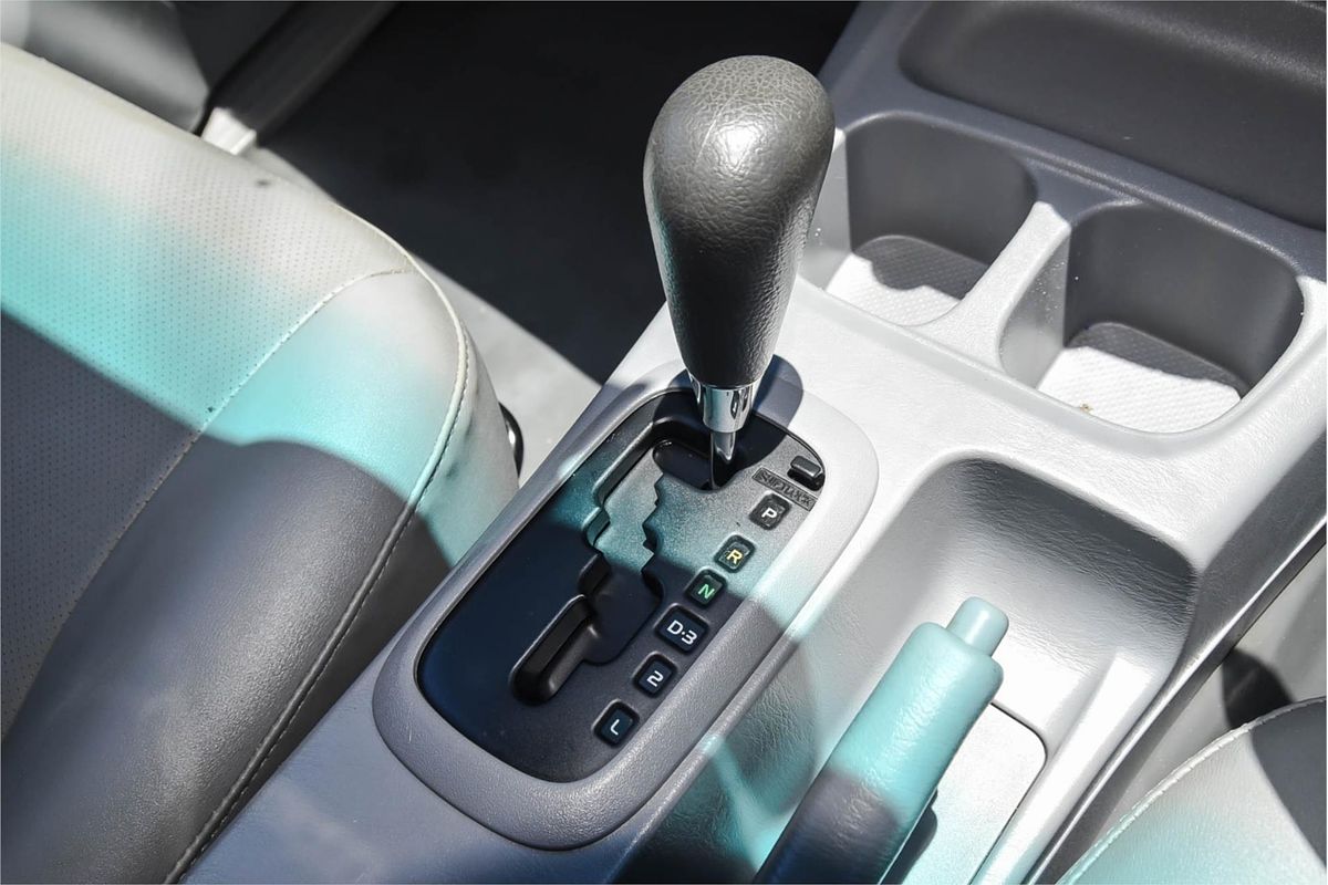 2010 Toyota Hilux Workmate TGN16R Rear Wheel Drive