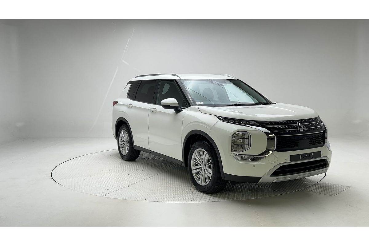 2024 Mitsubishi Outlander LS ZM