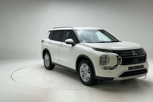 2024 Mitsubishi Outlander LS ZM thumb-1