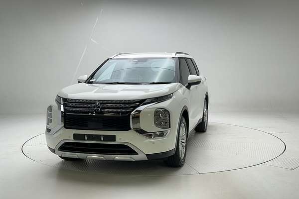 2024 Mitsubishi Outlander LS ZM thumb-2