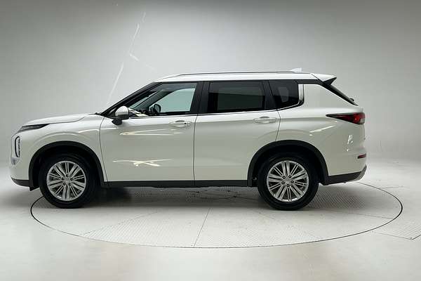 2024 Mitsubishi Outlander LS ZM thumb-4