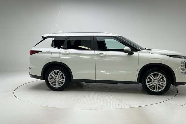 2024 Mitsubishi Outlander LS ZM thumb-8