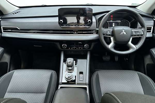 2024 Mitsubishi Outlander LS ZM thumb-19