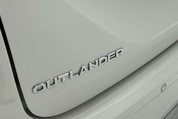 2024 Mitsubishi Outlander LS ZM thumb-21