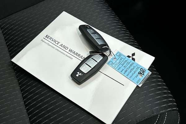 2024 Mitsubishi Outlander LS ZM thumb-22