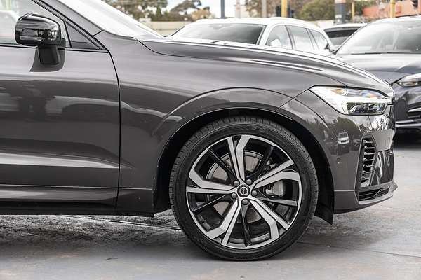 2022 Volvo XC60 Recharge Ultimate T8 Plug-In Hybrid