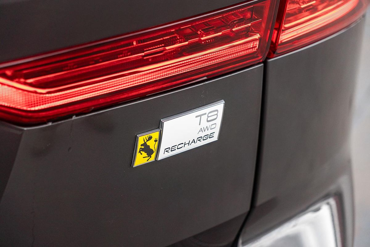 2022 Volvo XC60 Recharge Ultimate T8 Plug-In Hybrid