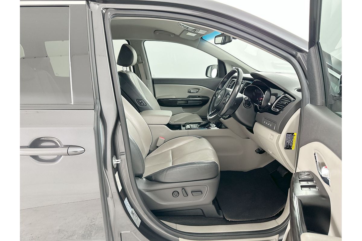 2017 Kia Carnival Platinum YP