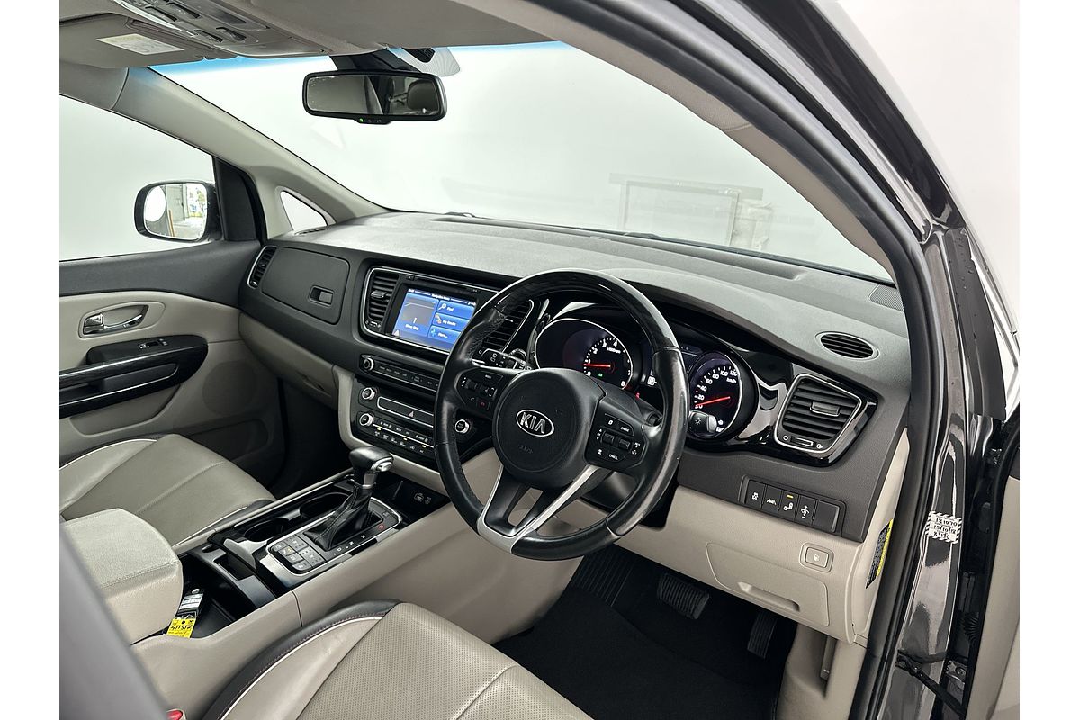 2017 Kia Carnival Platinum YP