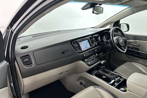 2017 Kia Carnival Platinum YP