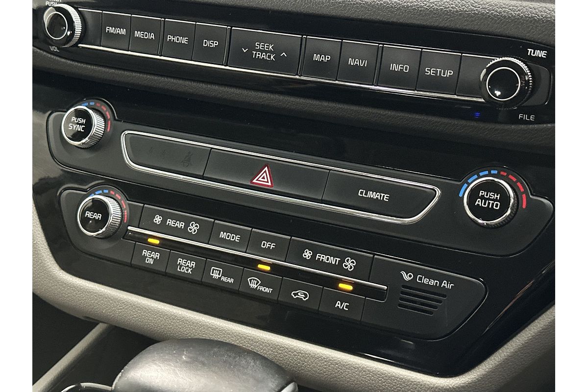 2017 Kia Carnival Platinum YP