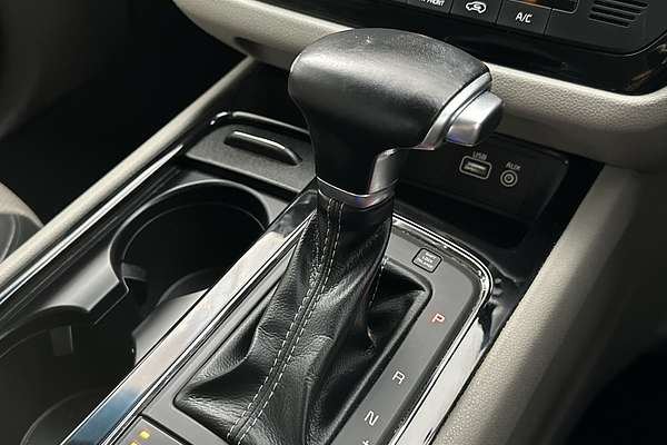 2017 Kia Carnival Platinum YP