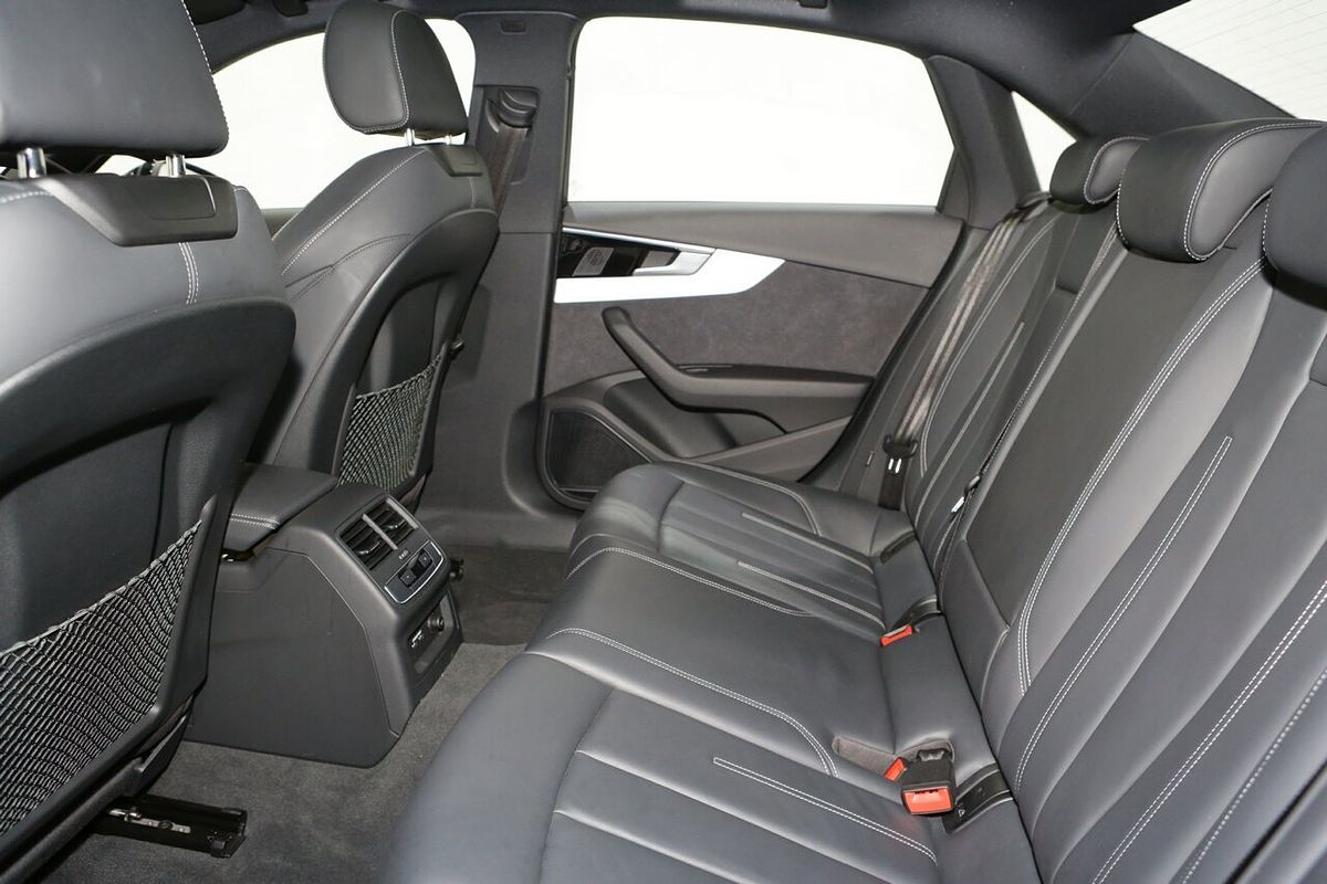 2024 Audi A4 45 TFSI S line B9