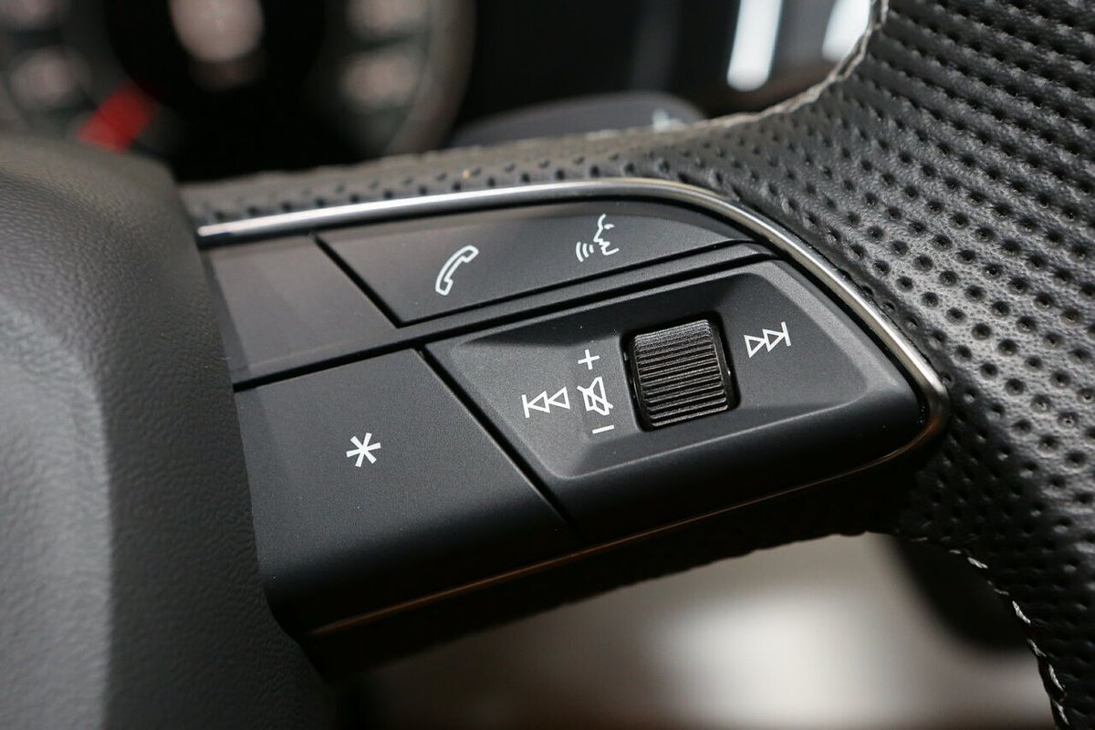 2024 Audi A4 45 TFSI S line B9