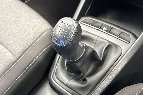 2024 Kia Stonic S YB