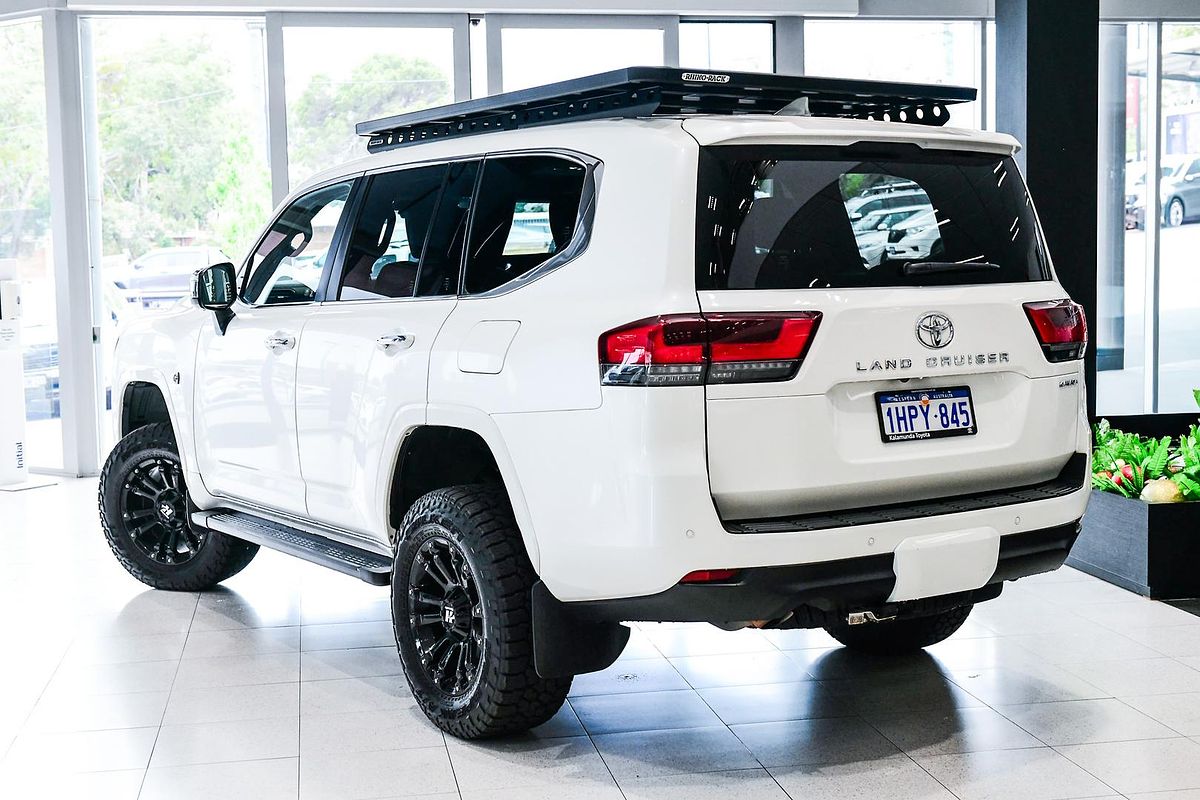 2022 Toyota LANDCRUISER LC300 SAHARA (4x4) FJA300R