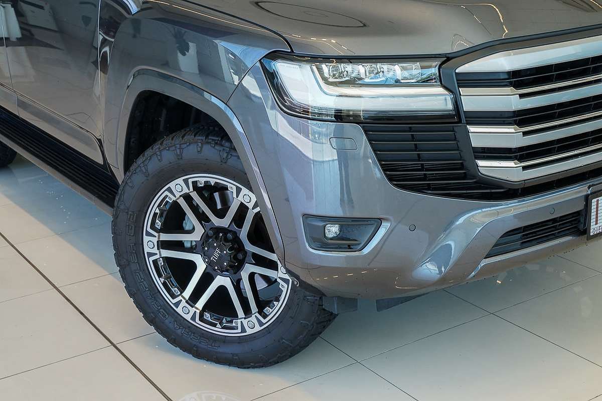 2021 Toyota Landcruiser Sahara FJA300R