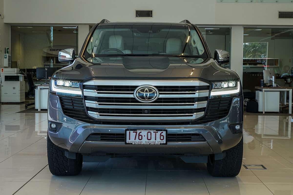 2021 Toyota Landcruiser Sahara FJA300R