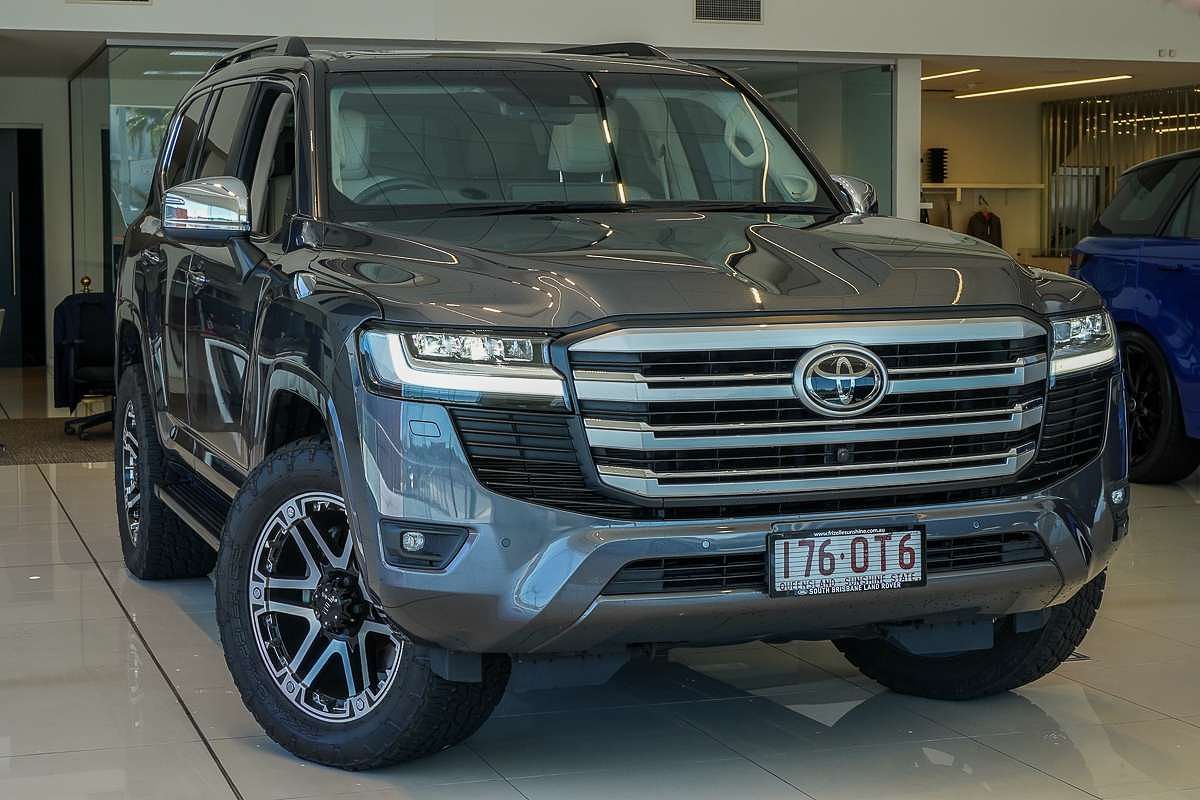 2021 Toyota Landcruiser Sahara FJA300R