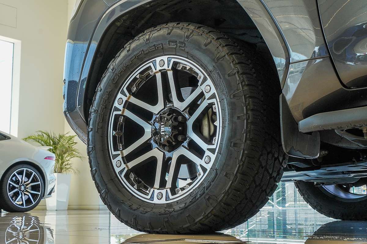 2021 Toyota Landcruiser Sahara FJA300R