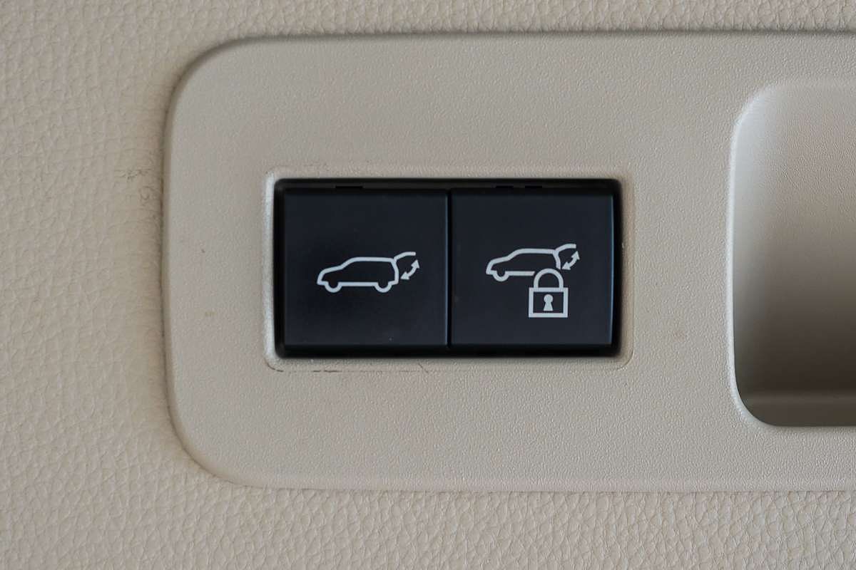 2021 Toyota Landcruiser Sahara FJA300R