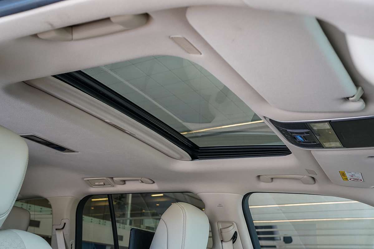 2021 Toyota Landcruiser Sahara FJA300R