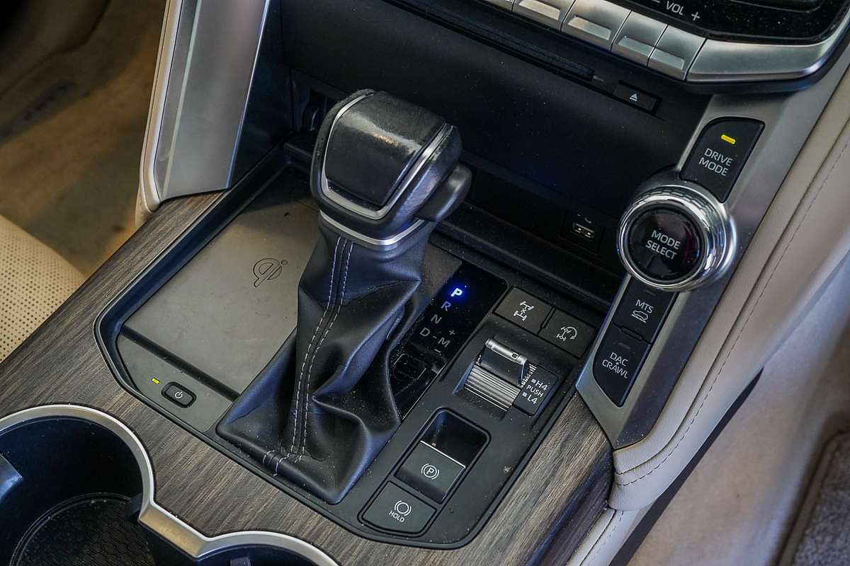 2021 Toyota Landcruiser Sahara FJA300R