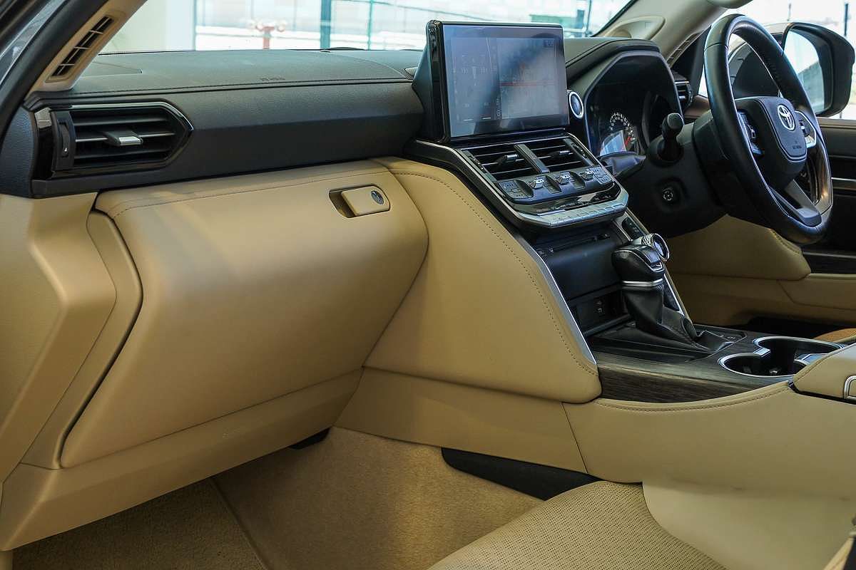 2021 Toyota Landcruiser Sahara FJA300R